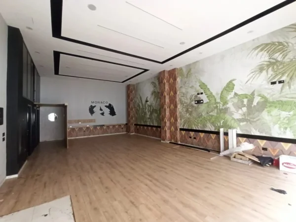 Tirane, shitet ambjent biznesi Kati 0, 104 m² 250.000 € (5 Maji)