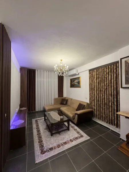 Tirane, jepet me qera apartament 2+1 Kati 8, 100 m² 600 € (astir)