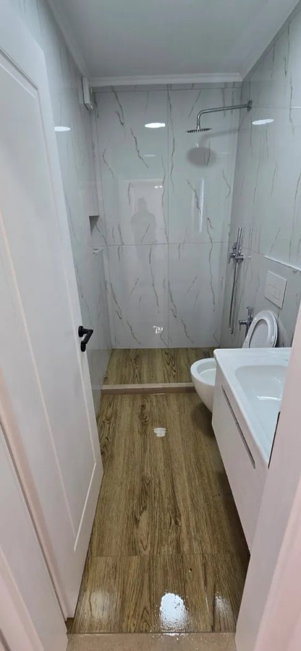 Tirane, shitet apartament 2+1+Ballkon Kati 4, 64 m² 169.000 € (Rruga 21 Dhjetori)