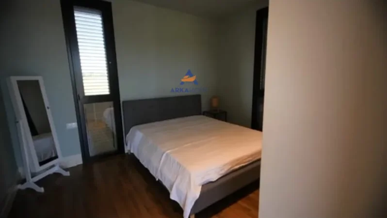 SHITET VILA TE KODRA KUQE PASKUQAN