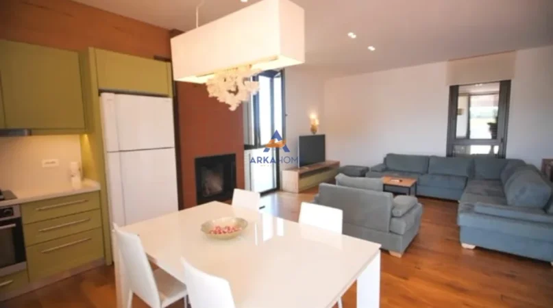 SHITET VILA TE KODRA KUQE PASKUQAN