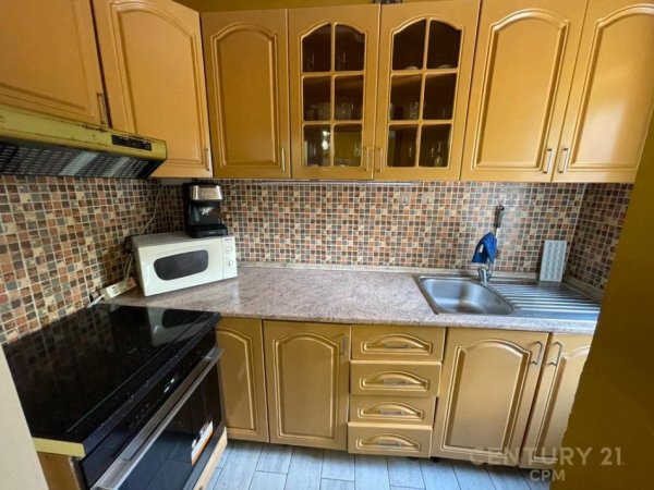 Tirane, jepet me qera apartament 1+1 Kati 1, 80 m² 500 € (Ali demi)