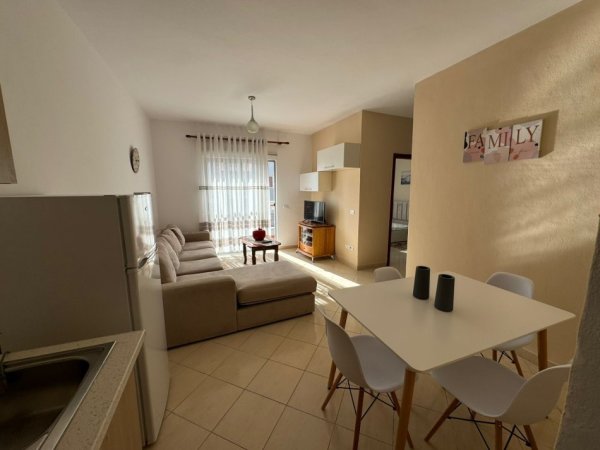 Tirane, jepet me qera apartament 1+1+Ballkon Kati 8, 60 m² 400 € (ASTIR TE OSLO)