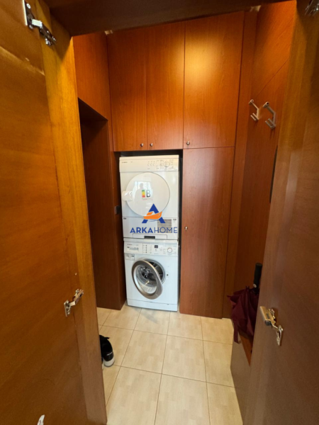 JEPET APARTAMENT ME QERA 2+1+2 BALLKONE TEK BLLOKU 2000 EURO