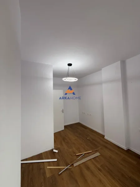 SHITET APARTAMENT 2+1+BALLKON TEK ATSH 189.000 EURO