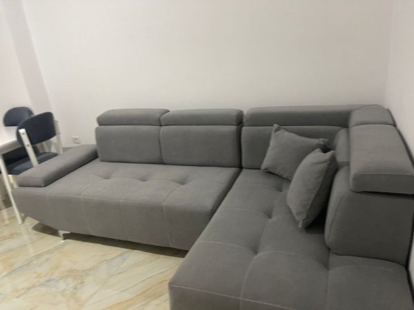 Tirane, jepet me qera apartament 1+1+Ballkon Kati 2, 60 m² 350 € (Astir te 2 palmat)