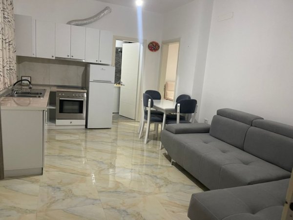 Tirane, jepet me qera apartament 1+1+Ballkon Kati 2, 60 m² 350 € (Astir te 2 palmat)