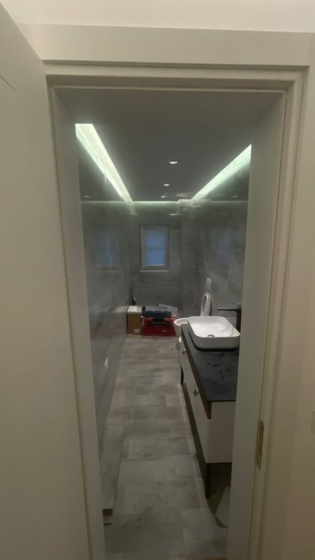 Tirane, jepet me qera zyre Kati 1, 145 m² 1.300 € (Shkolla e Baletit)
