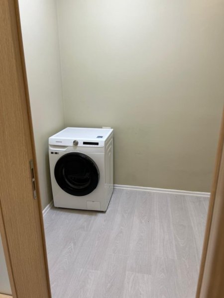 Tirane, jepet me qera apartament 2+1+Ballkon Kati 2, 110 m² 600 €