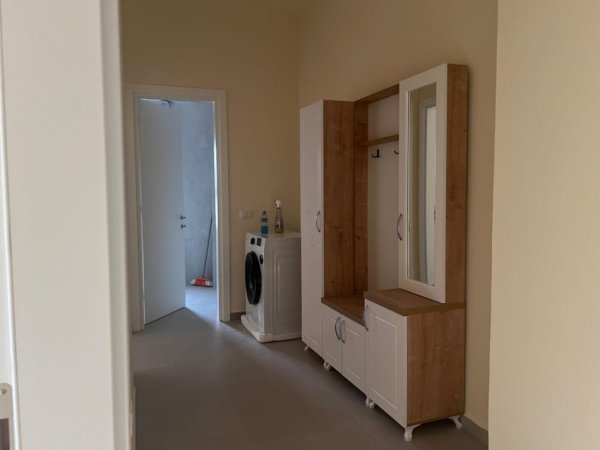 Tirane, jepet me qera 2+1+2 +Ballkon Kati 1, 90 m² 500 €