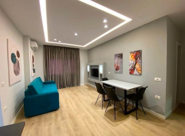 Tirane, jepet me qera apartament 2+1+Ballkon Kati 1, 70 m² 600 € (21 Dhjetori)