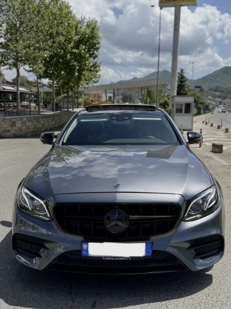 Shqiperi, shes makine Mercedes Benz E-class 350d Nafte, gri e erret automatik Klima 105.000 km 1 €