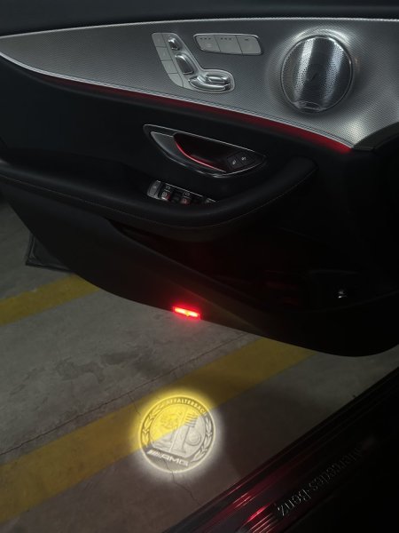 Shqiperi, shes makine Mercedes Benz E-class 350d Nafte, gri e erret automatik Klima 105.000 km 1 €