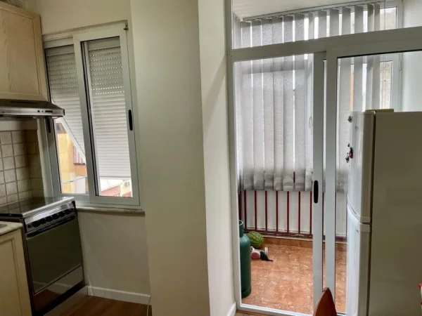 Tirane, shes apartament 1+1+Aneks+Ballkon Kati 11, 64 m² 150.000 € (Komuna e Parisit, perballe Lulishtes)