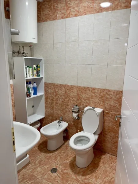 Tirane, shes apartament 1+1+Aneks+Ballkon Kati 11, 64 m² 150.000 € (Komuna e Parisit, perballe Lulishtes)