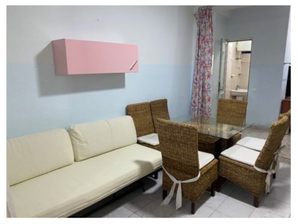 Tirane, jepet me qera garsonier 3 Katshe Kati 1, 40 m² 350 € (Shkolla e Baletit)