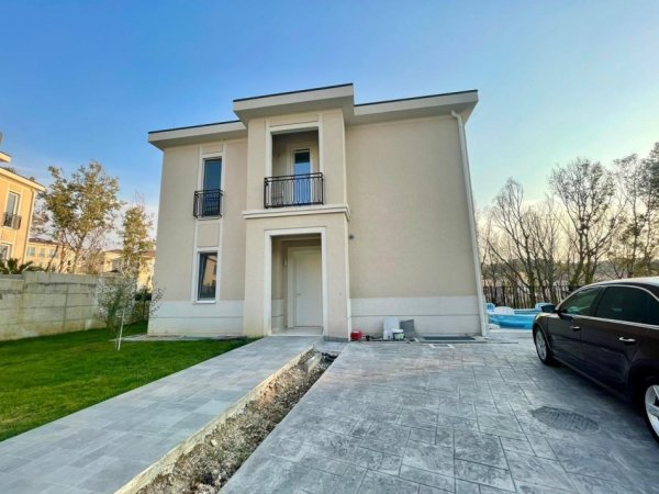 Tirane, jepet me qera Vile 3 Katshe , 330 m² 4.000 € (Teg-Collina Verde)