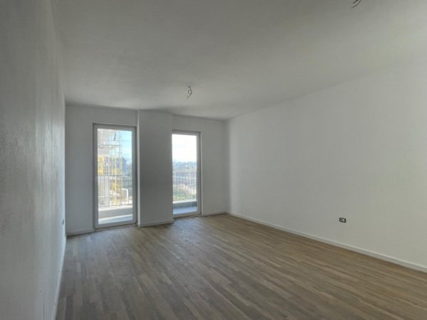 Tirane, shitet apartament 2+1+Ballkon Kati 2, 124 m² 125.000 € (Univers City)