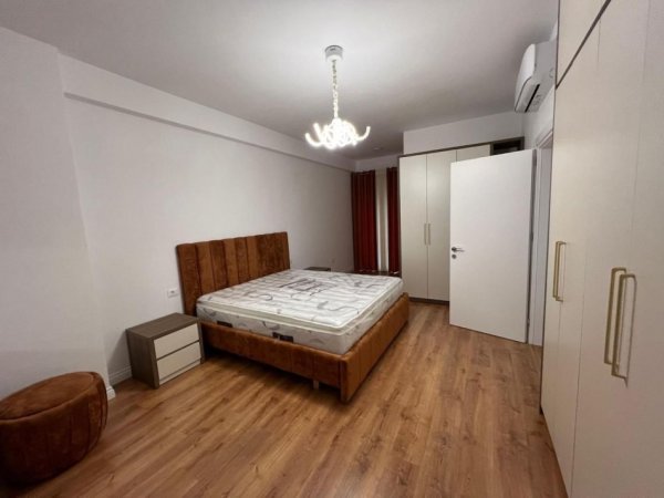 Tirane, jepet me qera apartament duplex 2+1+Ballkon Kati 5, 116 m² 1.200 € (Parku Olimpik)