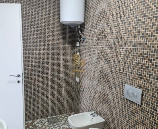 Tirane, jepet me qera apartament 1+1+Ballkon Kati 11, 70 m² 450 € (Rruga Bedri Karapici)