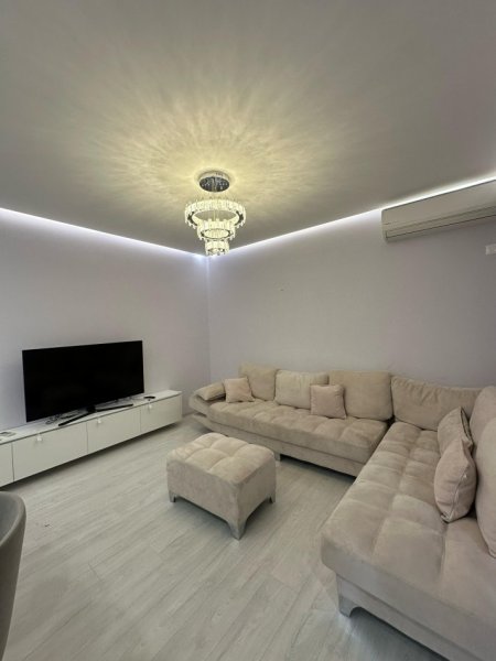 Tirane, jepet me qera 2+1+Ballkon Kati 1, 120 m² 800 € (Kopshti zoologjik)