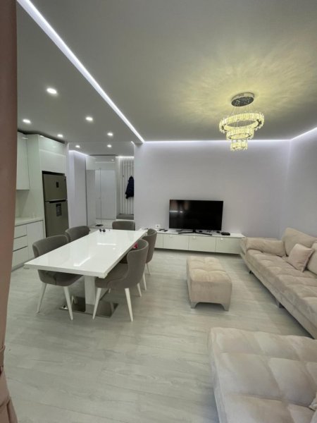 Tirane, jepet me qera 2+1+Ballkon Kati 1, 120 m² 800 € (Kopshti zoologjik)