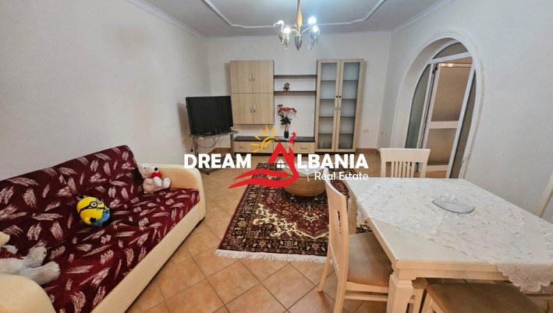 Tirane, jepet me qera apartament 2+1+Aneks+Ballkon Kati 3, 130 m² 600 € (STADIUMI DINAMO)