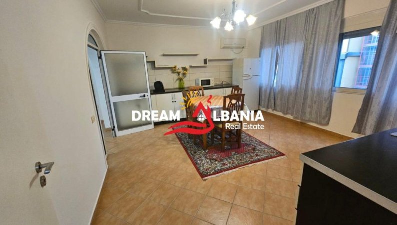 Tirane, jepet me qera apartament 2+1+Aneks+Ballkon Kati 3, 130 m² 600 € (STADIUMI DINAMO)