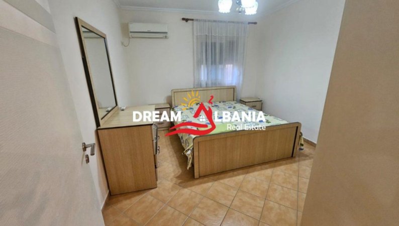 Tirane, jepet me qera apartament 2+1+Aneks+Ballkon Kati 3, 130 m² 600 € (STADIUMI DINAMO)