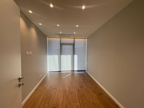 Tirane, jepet me qera Zyre,  Kati 6, 100 m² 1.400 € (Lake View, Liqeni Artificial)