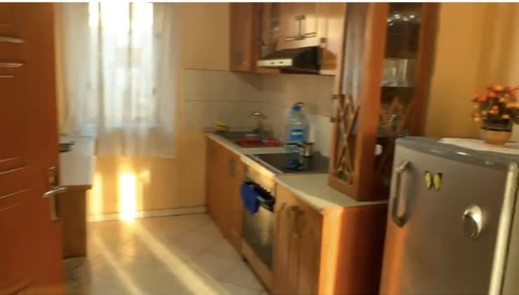 Tirane, jepet me qera apartament 2+1+Aneks+Ballkon Kati 3, 72 m² 500 € (Rr. Bardhyl)