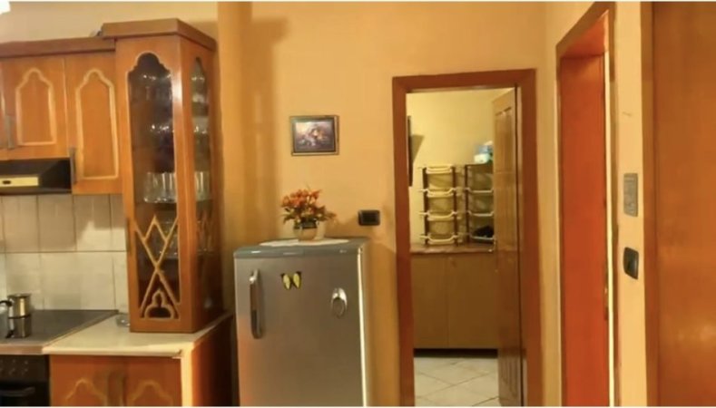 Tirane, jepet me qera apartament 2+1+Aneks+Ballkon Kati 3, 72 m² 500 € (Rr. Bardhyl)
