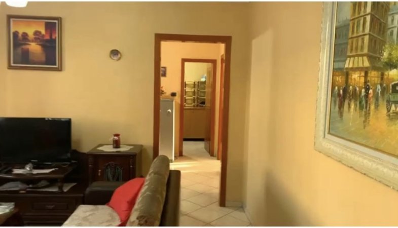 Tirane, jepet me qera apartament 2+1+Aneks+Ballkon Kati 3, 72 m² 500 € (Rr. Bardhyl)