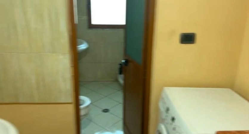 Tirane, jepet me qera apartament 2+1+Aneks+Ballkon Kati 3, 72 m² 500 € (Rr. Bardhyl)