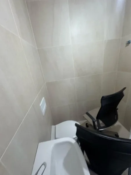 Tirane, jap me qera dyqan Kati 0, 35 m² 350 € (rruga Hasan ALLA)