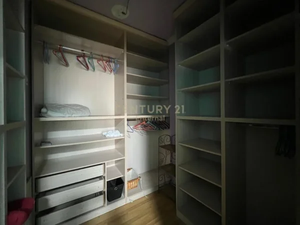 Tirane, jap me qera apartament Kati 2, 120 m² 600 € (Pazari i Ri)