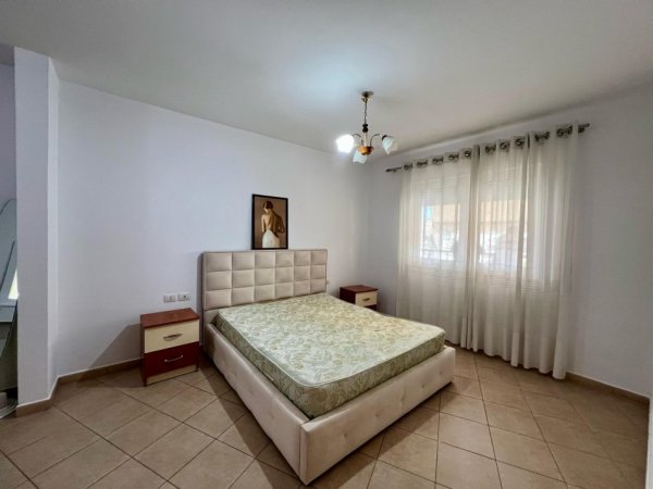 Tirane, jepet me qera apartament 1+1+Ballkon Kati 10, 80 m² 500 € (Rruga e Elbasanit)