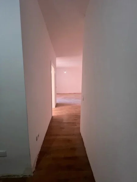 Tirane, shitet apartament 1+1+Ballkon Kati 4, 80 m² 224.000 € (Rruga Kavajes)