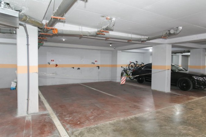 Tirane, jepet me qera apartament 3+1+Aneks+Ballkon Kati 5, 160 m² 1.500 € (stadiumi dinamo)