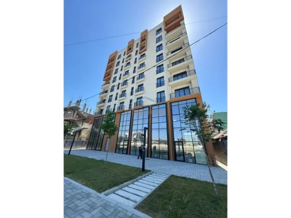 Shitet, Apartament 2+1 tek Dogana.