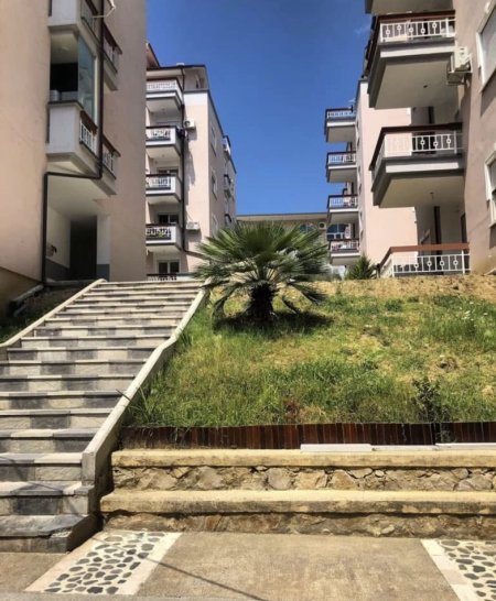 Tirane, jepet me qera apartament 1+1+Ballkon Kati 2, 65 m²