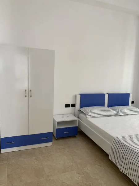 Dhoma plazhi dhe apartamente 1+1 ne Borsh, 20 meter nga deti