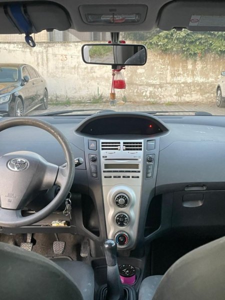 Fushe Kruje, Shes Makine Toyota Yaris Nafte, e Kuqe Manuale Kondicioner 300.000 km 3.200 €
