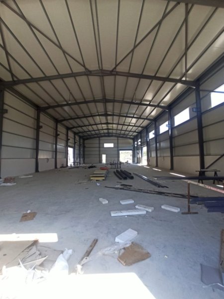 Tirane, jepet me qera magazine Kati 0, 700 m² 3.000 € (Vaqarr)