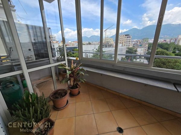 Tirane, jepet me qera apartament 2+1 Kati 7, 115 m² 800 € (MINISTRISË SË JASHTME)