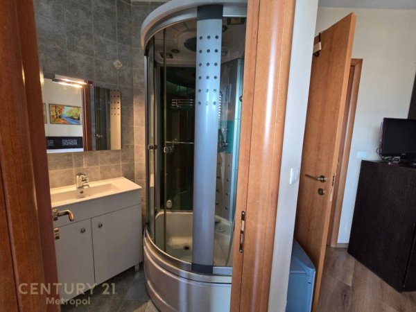 Tirane, jepet me qera apartament 2+1 Kati 7, 115 m² 800 € (MINISTRISË SË JASHTME)