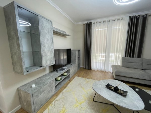 Tirane, jepet me qera apartament 2+1+Ballkon Kati 2, 100 m² 800 € (Rruga e Elbasanit)