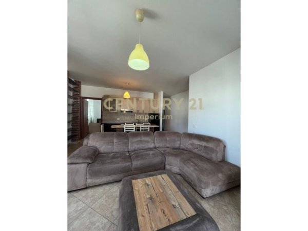 Tirane, shitet apartament 3+1 Kati 8, 105 m² 1.300.000 € (Yzberisht,Pallatet Cabej)