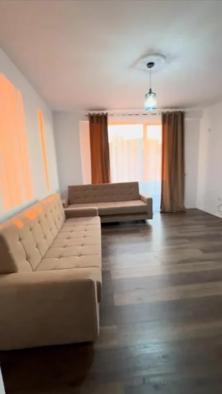 Tirane, jepet me qera apartament 2+1 Kati 4, 98 m² 45,000 leke (Kompleksi Tom Doshi)