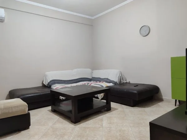 Tirane, jap me qera apartament 2+1+2 , 100 m² 600 € (Kopshti Botanik Zoologjik)